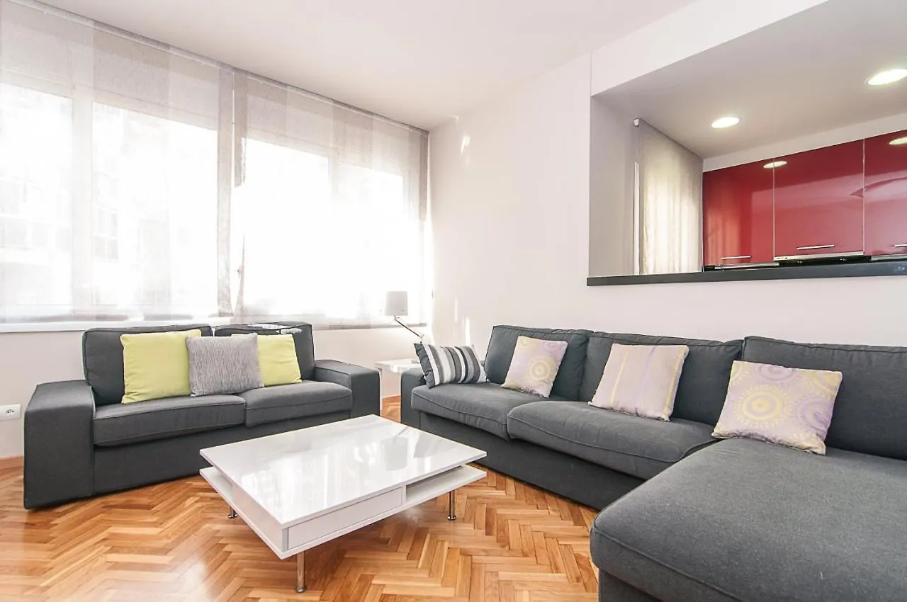 Apartamento Weflating Diagonal Barcelona 0*,  España